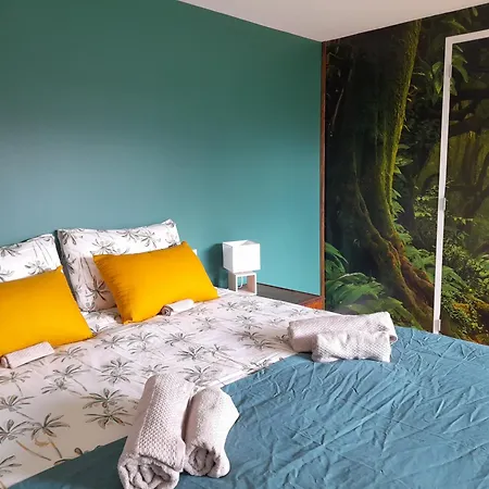 Relai Du Chateau מלון דירות 3*