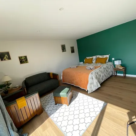 Relai Du Chateau מלון דירות 3*